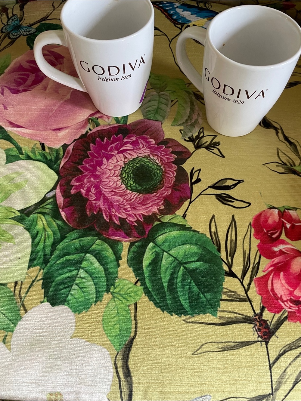 Diva White Ceramic Coffee Mug Pair with Godiva Logo